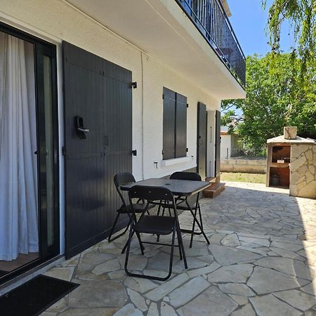 Studio Equipe Et Meuble St Cyprien Saint-Cyprien Kültér fotó