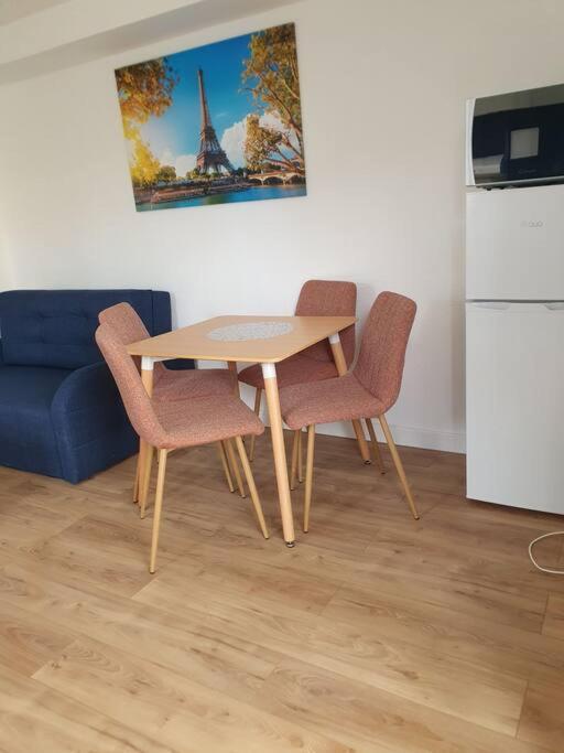 Studio Equipe Et Meuble St Cyprien Saint-Cyprien Kültér fotó